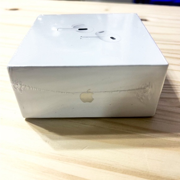 Apple AirPods Pro with MagSafe Charging Case